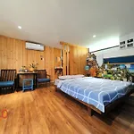 Holo Bato Saigon - Serviced Homestay