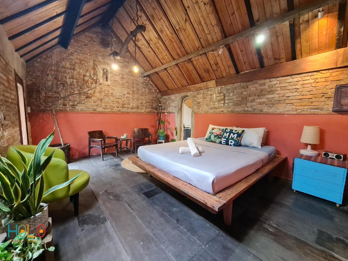 Holo Bato Saigon - Serviced Homestay *
